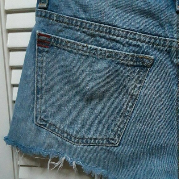 BDG Distressed Destructed Denim Jeans Blue Shorts Ripped Frayed Mid Rise Size 27 - Picture 9 of 12